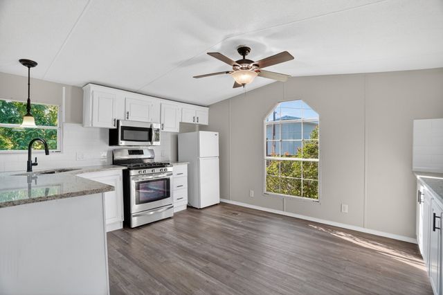 7601 River Run, Granbury, TX 76049