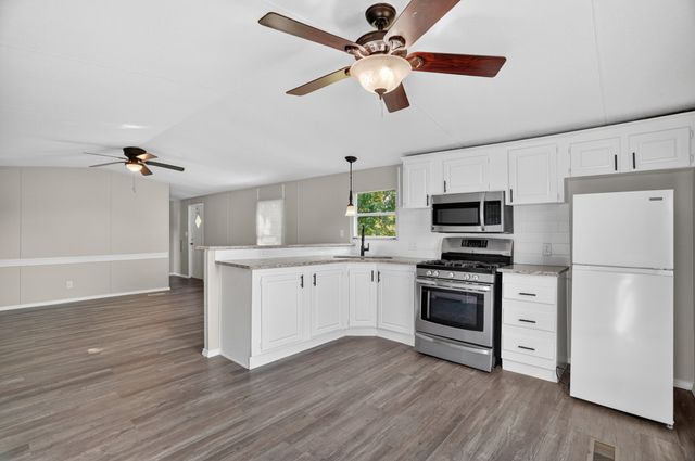 7601 River Run, Granbury, TX 76049