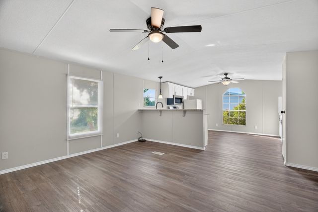 7601 River Run, Granbury, TX 76049