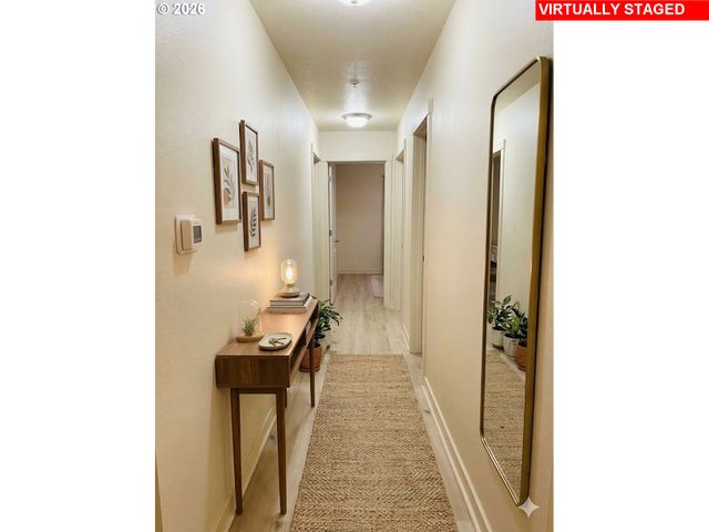 621 Ne GARSWOOD Ln, Hillsboro, OR 97006