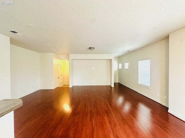 621 Ne GARSWOOD Ln, Hillsboro, OR 97006