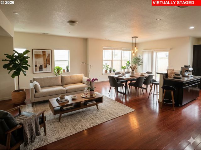 621 Ne GARSWOOD Ln, Hillsboro, OR 97006