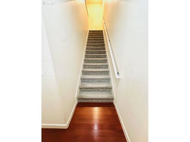 621 Ne GARSWOOD Ln, Hillsboro, OR 97006