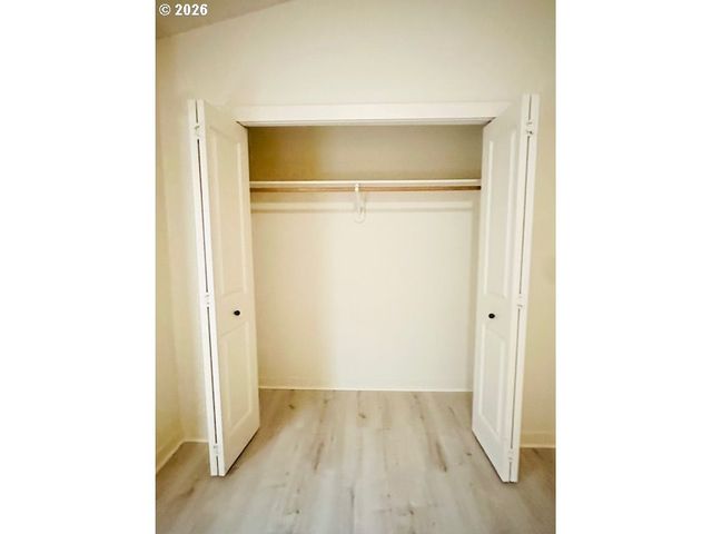 621 Ne GARSWOOD Ln, Hillsboro, OR 97006