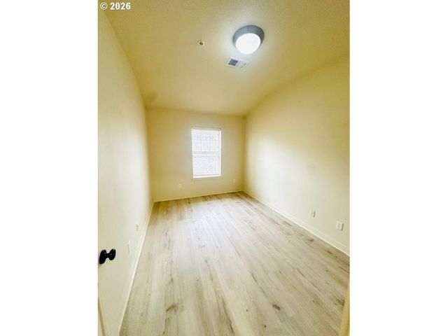 621 Ne GARSWOOD Ln, Hillsboro, OR 97006