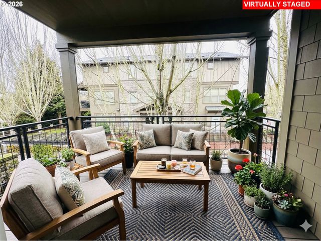 621 Ne GARSWOOD Ln, Hillsboro, OR 97006