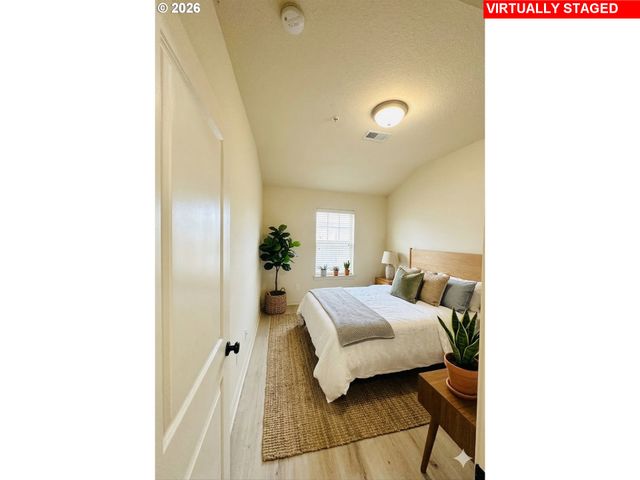 621 Ne GARSWOOD Ln, Hillsboro, OR 97006