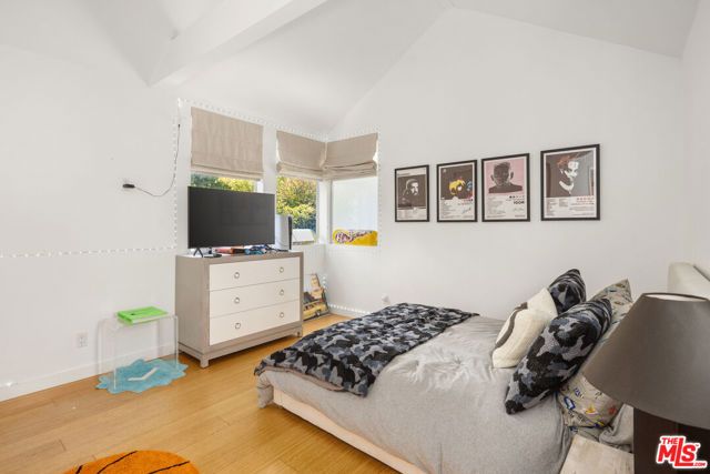 278 Entrada Drive, Santa Monica, CA 90402