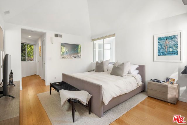 278 Entrada Drive, Santa Monica, CA 90402