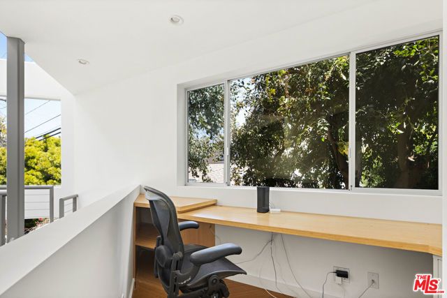 278 Entrada Drive, Santa Monica, CA 90402