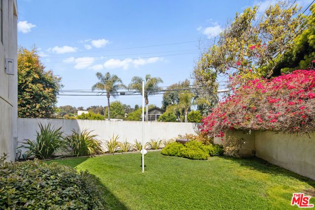 278 Entrada Drive, Santa Monica, CA 90402