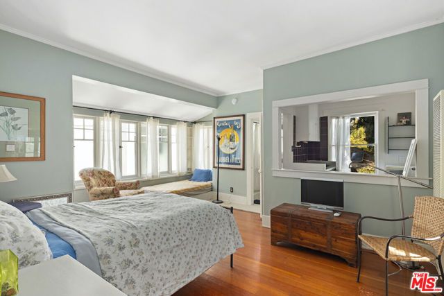278 Entrada Drive, Santa Monica, CA 90402