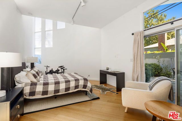 278 Entrada Drive, Santa Monica, CA 90402