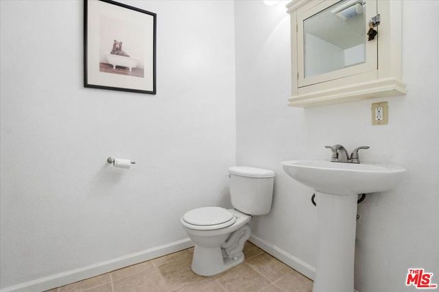 27071 Overlook Lane, Lake Arrowhead, CA 92352