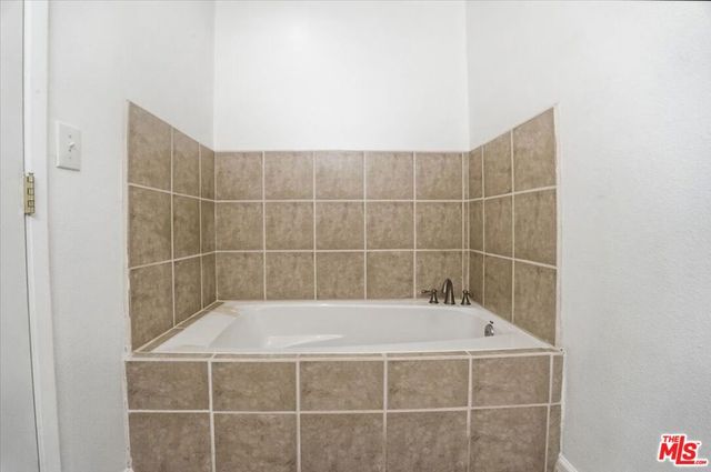 27071 Overlook Lane, Lake Arrowhead, CA 92352