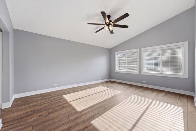 938 Hidden Lake Drive 938, Buffalo Grove, IL 60089
