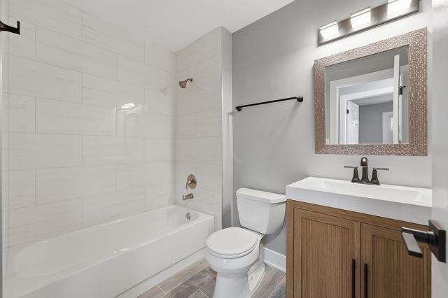 938 Hidden Lake Drive 938, Buffalo Grove, IL 60089