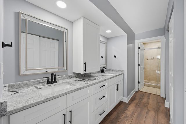 938 Hidden Lake Drive 938, Buffalo Grove, IL 60089