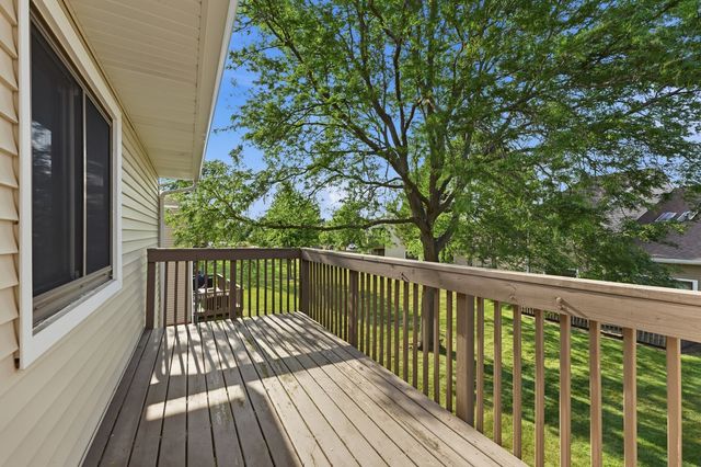 938 Hidden Lake Drive 938, Buffalo Grove, IL 60089