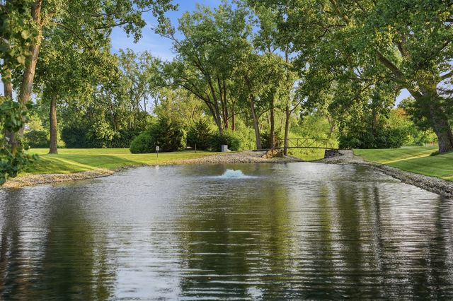 938 Hidden Lake Drive 938, Buffalo Grove, IL 60089