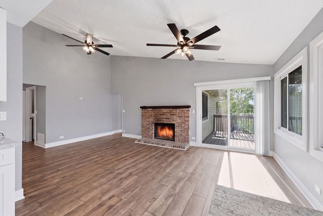 938 Hidden Lake Drive 938, Buffalo Grove, IL 60089