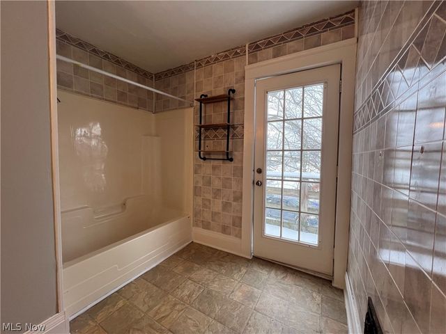 2222 W 98th Street, Cleveland, OH 44102