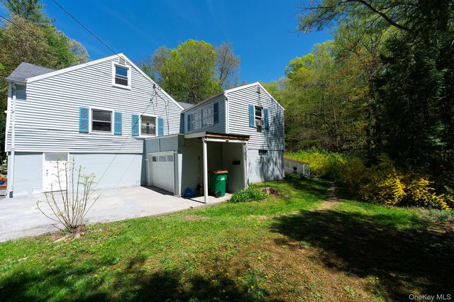 21 Van Dam, Hyde Park, NY 12538