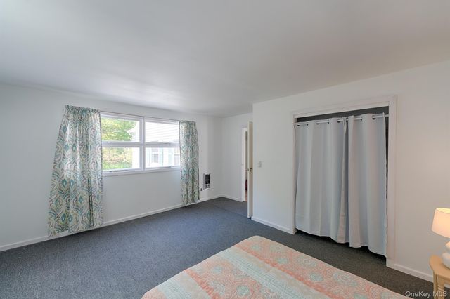21 Van Dam, Hyde Park, NY 12538