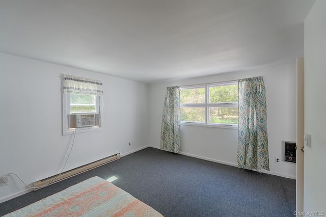 21 Van Dam, Hyde Park, NY 12538