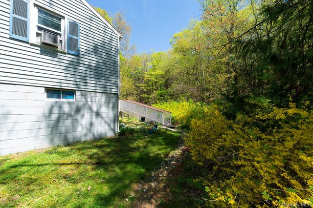 21 Van Dam, Hyde Park, NY 12538