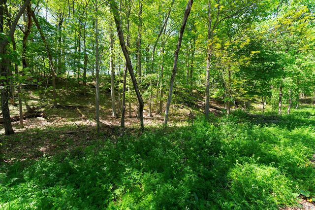 21 Van Dam, Hyde Park, NY 12538