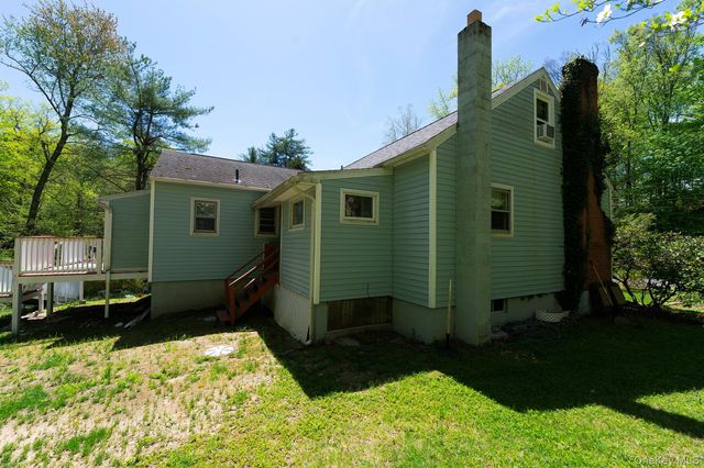 21 Van Dam, Hyde Park, NY 12538