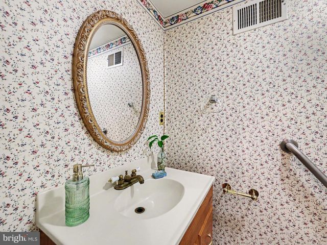 1006 ISABELLA DR, Stafford, VA 22554
