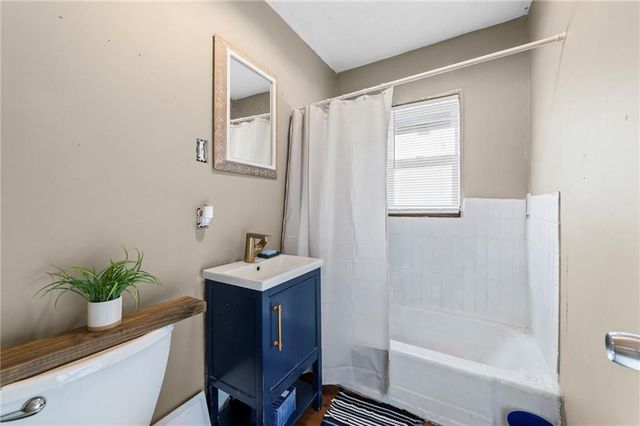 4200 Monroe Avenue, Kansas City, MO 64130