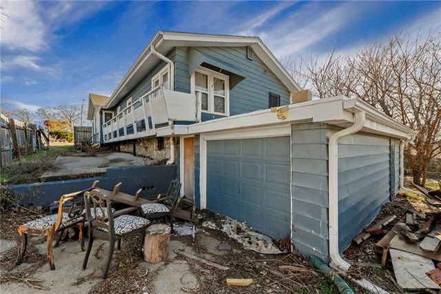 4200 Monroe Avenue, Kansas City, MO 64130