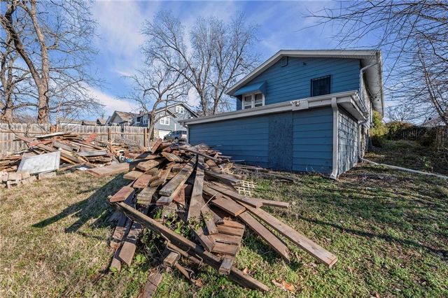 4200 Monroe Avenue, Kansas City, MO 64130