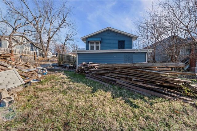 4200 Monroe Avenue, Kansas City, MO 64130