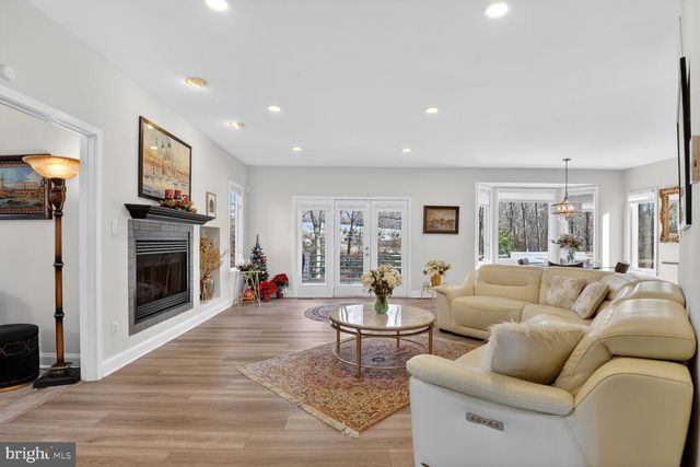 11300 WATER POINTE CIR, Reston, VA 20194