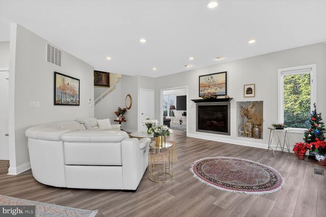 11300 WATER POINTE CIR, Reston, VA 20194