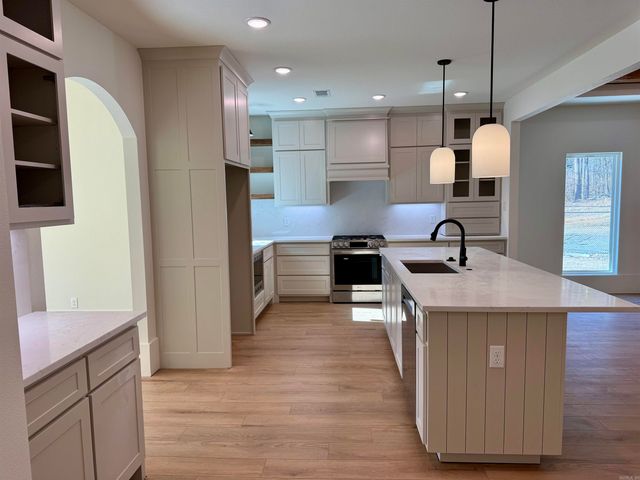 7166 Moon View Place, Alexander, AR 72019