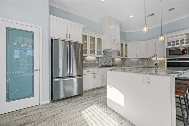 15213 Tesoro Dr, Corpus Christi, TX 78418