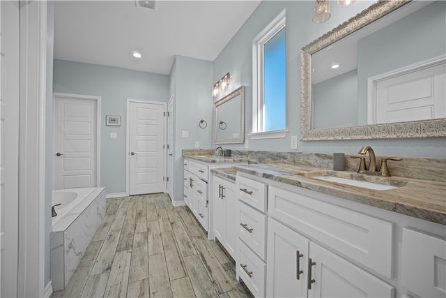 15213 Tesoro Dr, Corpus Christi, TX 78418