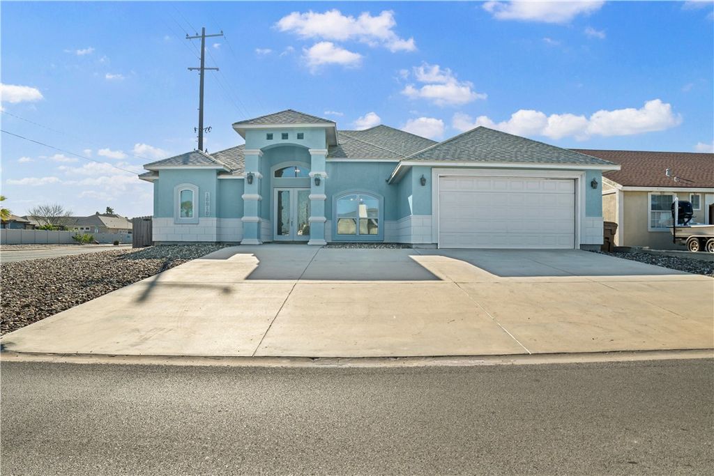 15213 Tesoro Dr, Corpus Christi, TX 78418