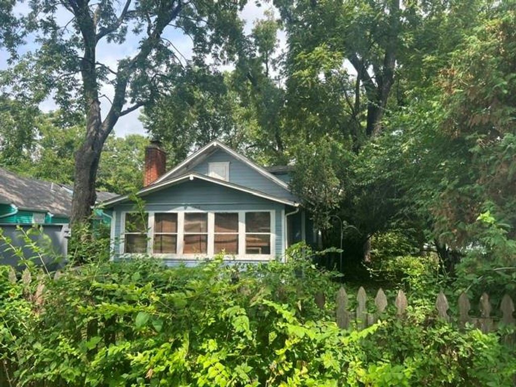 1315 S Osage Street, Independence, MO 64055
