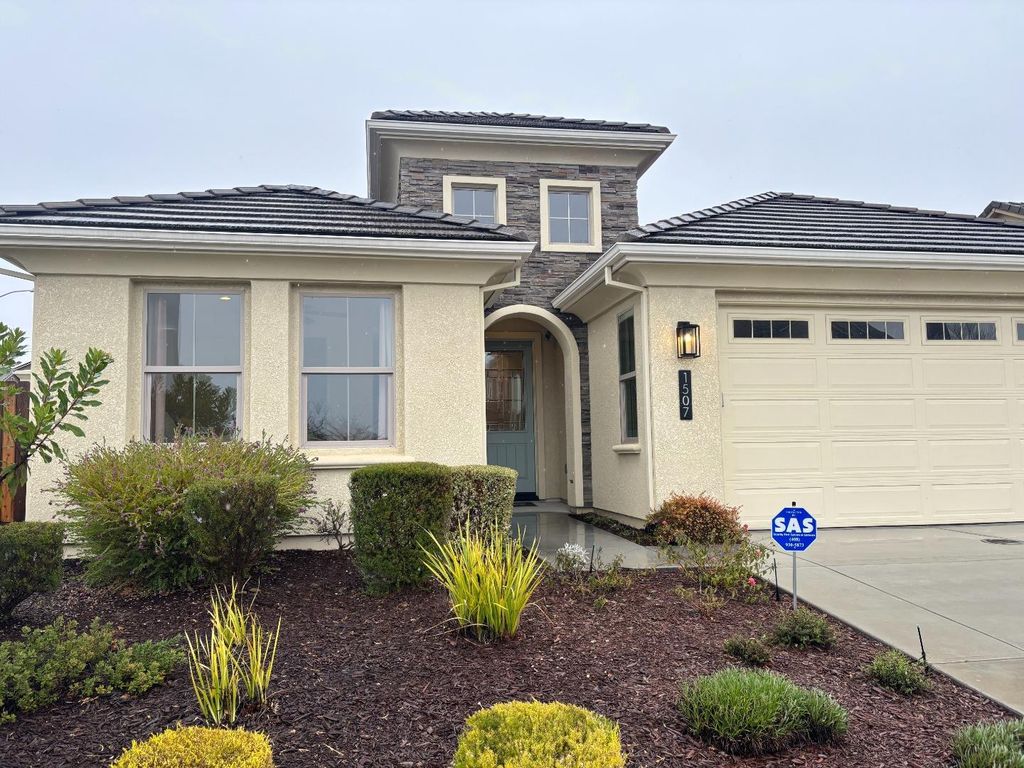1507 Santana Ranch Drive, Hollister, CA 95023