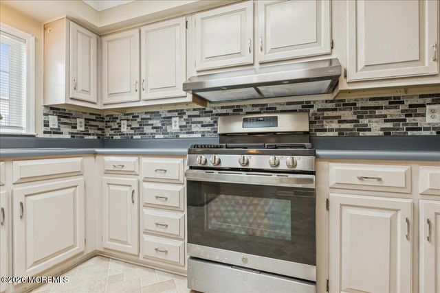 602 Walden Way, Whiting, NJ 08759