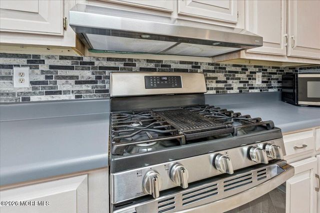 602 Walden Way, Whiting, NJ 08759