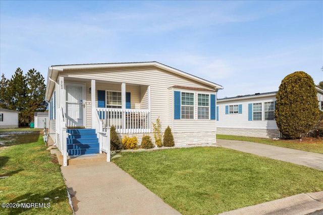 602 Walden Way, Whiting, NJ 08759