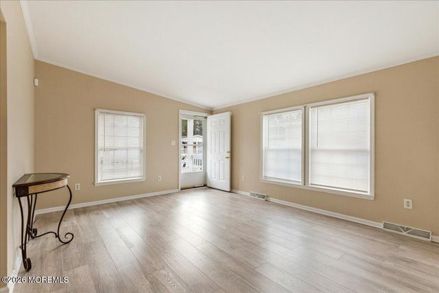 602 Walden Way, Whiting, NJ 08759