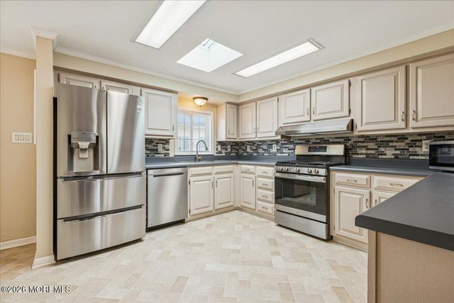 602 Walden Way, Whiting, NJ 08759